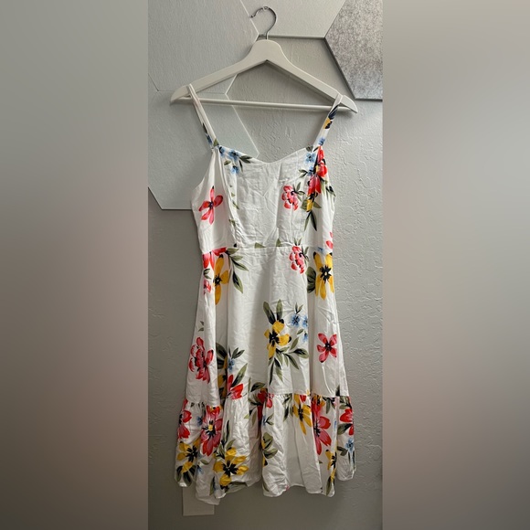 Old Navy Dresses & Skirts - White floral spaghetti strap dress